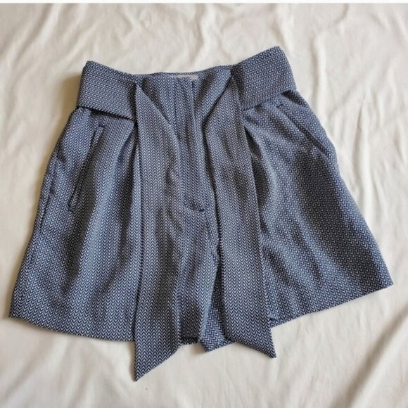 Blue pattern printed tie belt high waisted shorts - Picture 1 of 6
